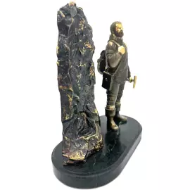 Сувенир бронзовый "Геологическая разведка"